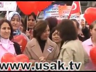 kadınlar günü yürüyüşü