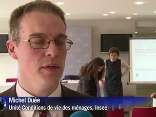 Les femmes gagnent moins et font plus les courses