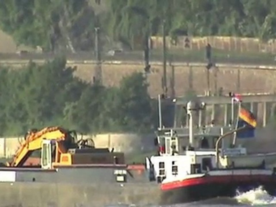 Rheinschiff bei Unkel