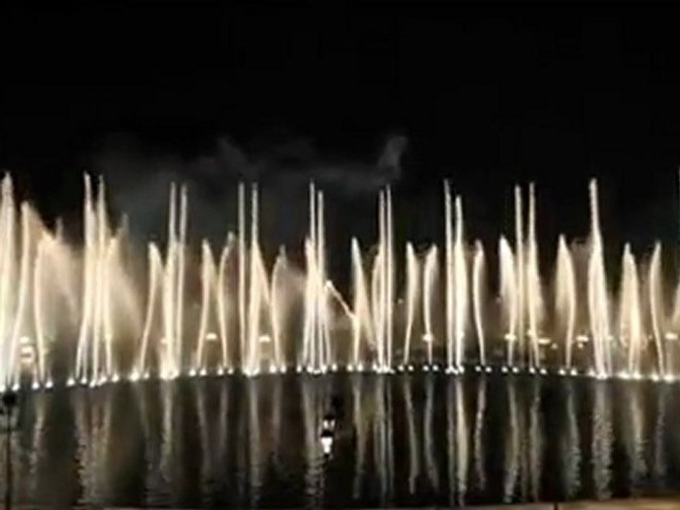 La Fontaine musicale du Morocco Mall - Hymne National du Maroc