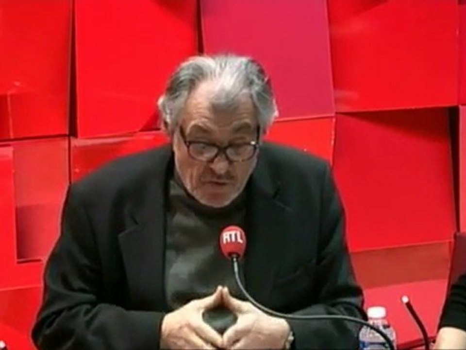 Serge July : "Nicolas Sarkozy rejoue "moi ou le chaos"