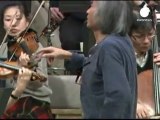 Malade, le chef d'orchestre japonais Ozawa lève le pied