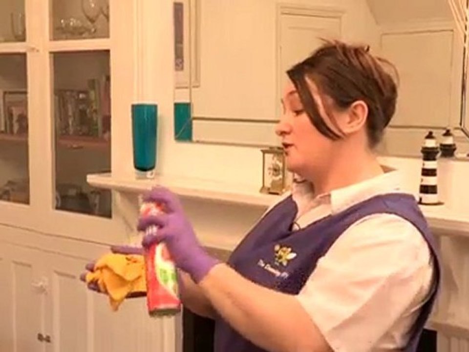 How To Use A Cleaning Duster