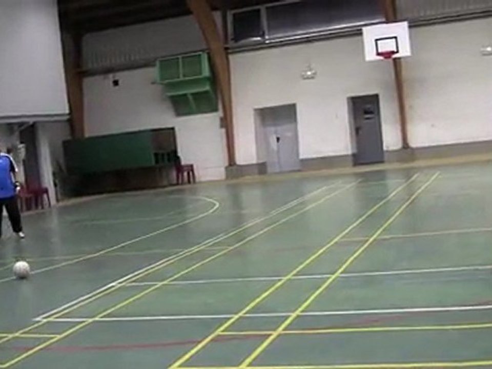 Real AGUILAS – IFSI Croix Rouge Nîmes février 2012 Amical FUTSAL Part 2