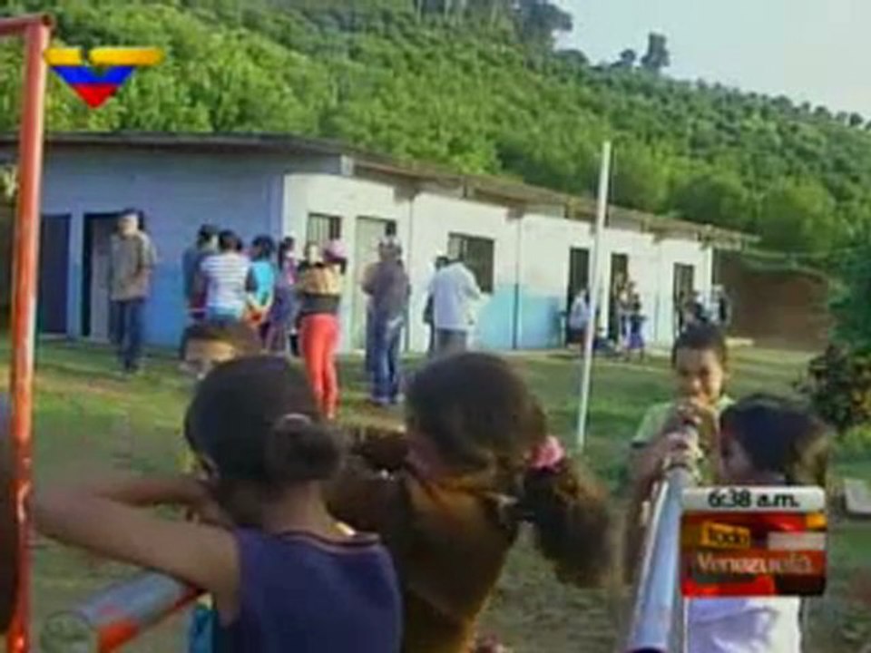 (VIDEO) ¿Dónde está el Gobernador?: Habitantes de Paso de Pablita en Miranda no ven a Capriles desde el año 2008 08.03.2012