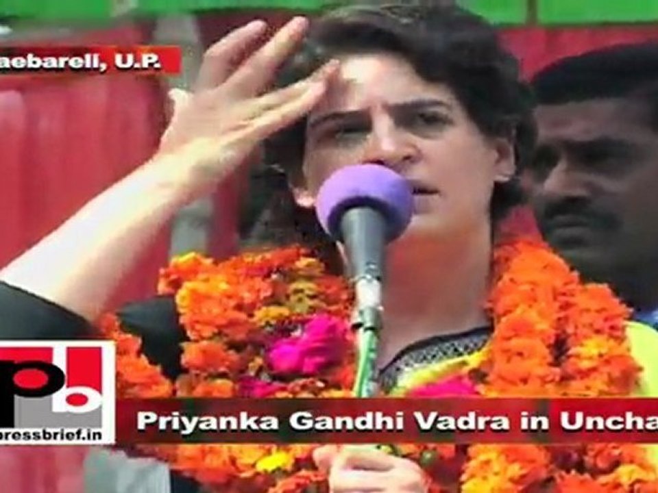 Priyanka Gandhi Vadra in Unchahar For development bring in a Congress Govt. in UP