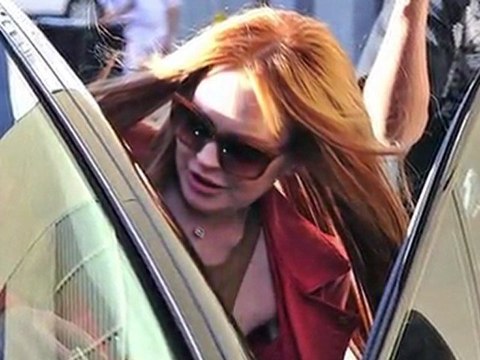 Lindsay Lohan Goes Back to Being a Redhead