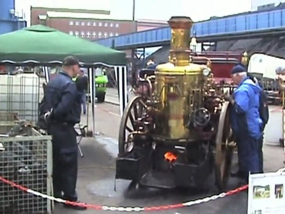 Dampffeuerwehr auf dem Flensburger Dampfrundum