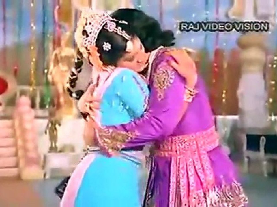 Siriya Paravai Siragai Virikka HQ...PAKEE Creation