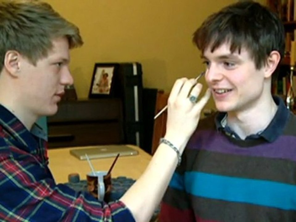 Graduates sell advertising space on their faces