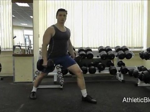 Выпады с гантелями. Техника выполнения упражнения. Обучающее видео.