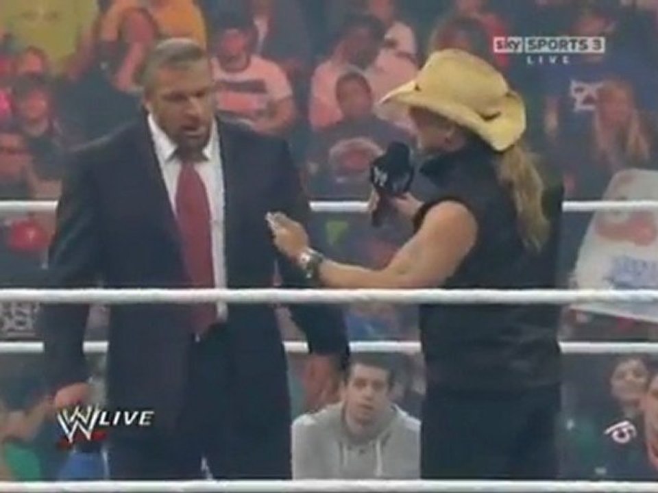 WWE Raw Shawn Michaels returned to confronts Triple H 2012_02_13