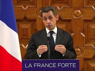 Harkis: la France coupable "d'injustices", selon Sarkozy