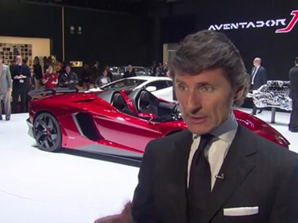 Autosital - Stephan Winkelmann présente la Lamborghini Aventador J au salon de Genève 2012