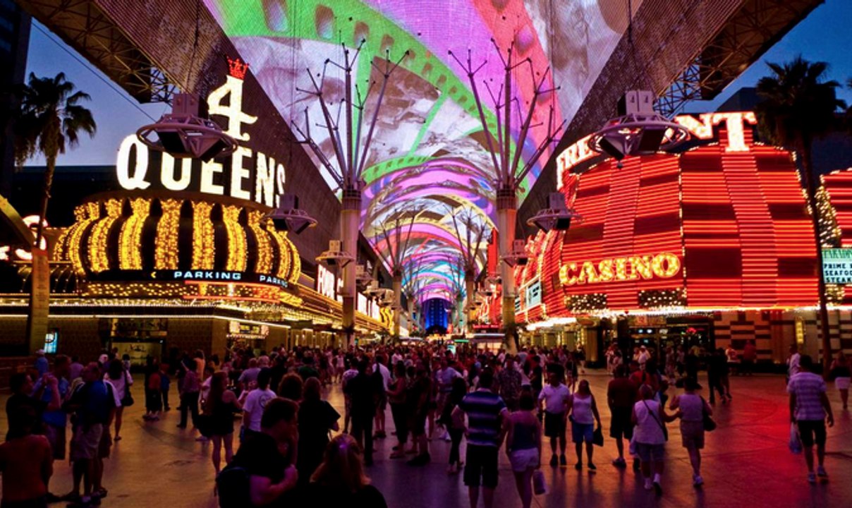 Road Trip aux USA Part 8 : Las Vegas - Fremont Street Experience & Golden Nugget !