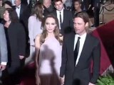 Angelina Jolie porte un pantalon pour le Sommet sur les Femmes du Monde