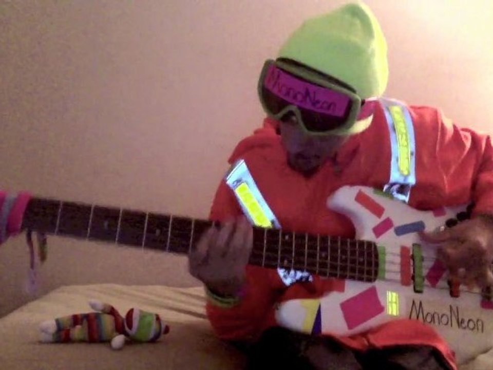 MonoNeon | "Don't Move Mono"