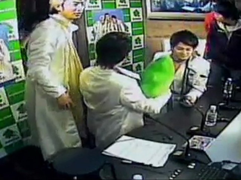 080409笑っ 3人デビュー5_5
