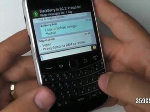 BlackBerry Bold Touch 9900 Social