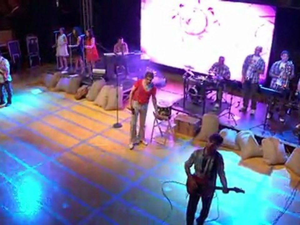 Una Carezza In Un Pugno - Il Re degli Ignoranti 2011 - Tributo Adriano Celentano COVER