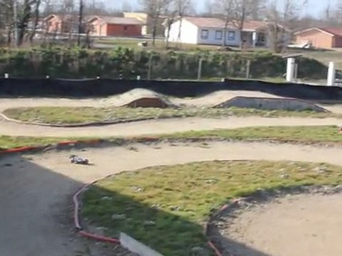 1 tour de piste du Heugas Racing Club avec un HPI VORZA brushless