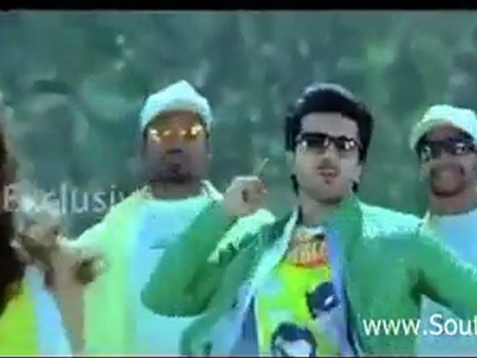 Racha Okka Padam Song - Ram Charan Teja & Tamanna