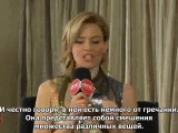 AMC  Интервью с Элизабет Бенкс (русские субтитры)