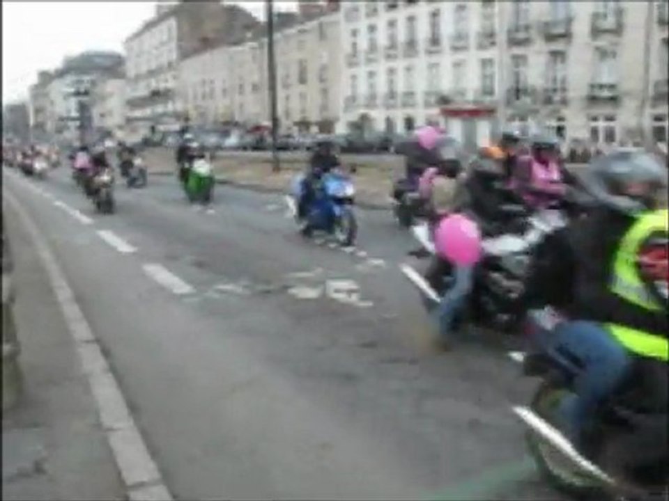 250 motos défilent à Nantes