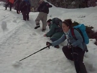 Karda yürüyüp izini belli edenler_2