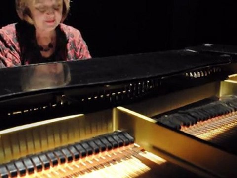Taxi de Claude Léveillée par Pierrot Fournier piano: Jocelyne Tremblay