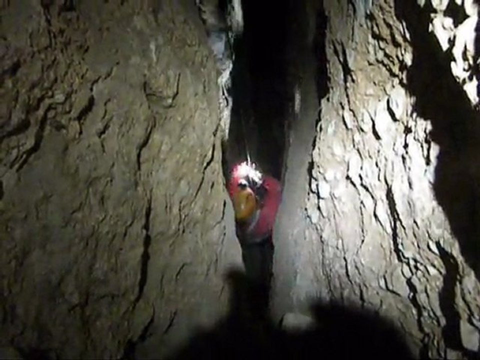 ΣΠΗΛΑΙΟΒΑΡΑΘΡΟ "ΧΑΡΒΑΤΙ" ΜΑΡΚΟΠΟΥΛΟ ΑΤΤΙΚΗΣ