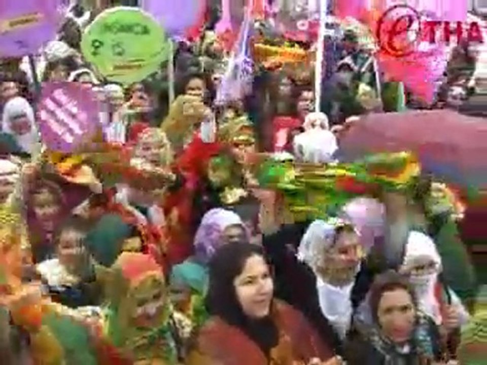 8_mart_mitingi_kadikoy-2012