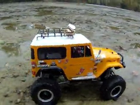 1/10 rc tamiya cr 01 KAZABJ40 vs wild 2