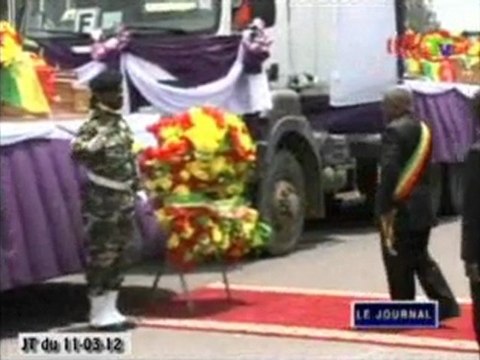 Mise en terre des victimes des explosions du régiment blindé à Mpila