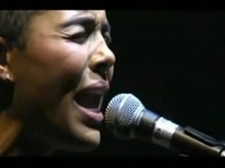 Ayo  -  How Many People  - In Live - Concert  -