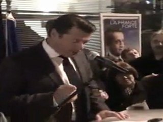 Estrosi chante le furet