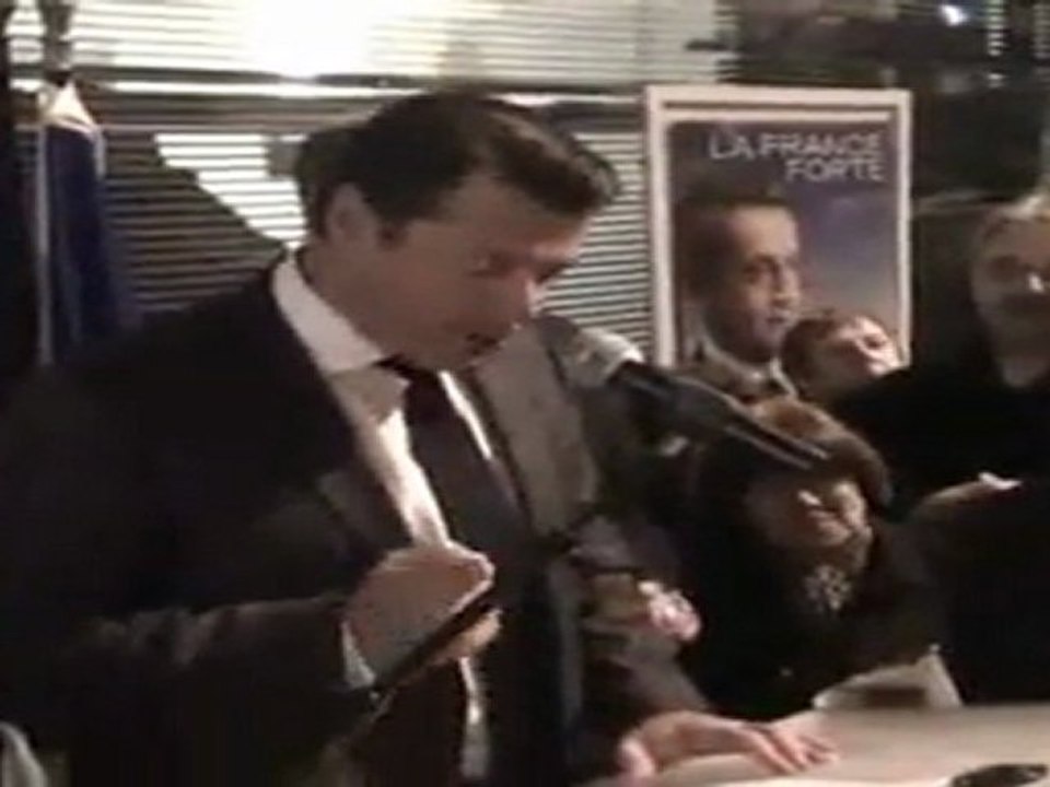 Estrosi chante le furet