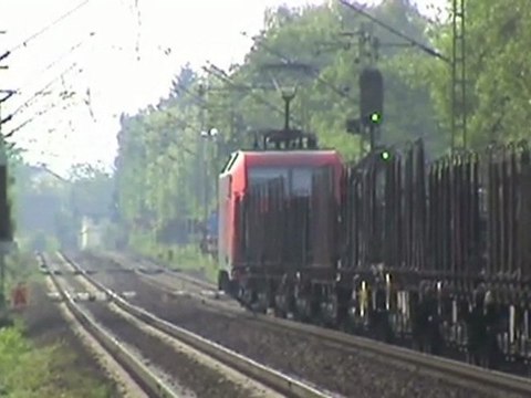 Unkel am Rhein, rechte Rheinstrecke und Güterzüge, BR152, BR185