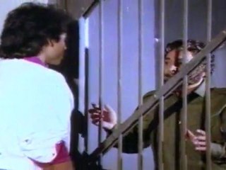 Ajeyudu - Venkatesh Vissits Jail To Meet jaggayya