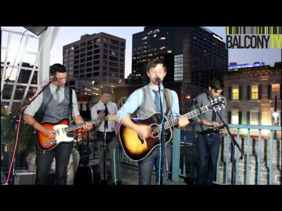 COURRIER - RUNNING RIGHT (BalconyTV)