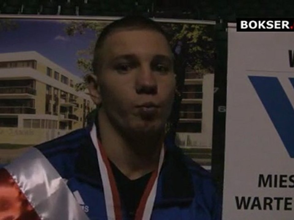 Michał Syrowatka po zdobyciu złotego medalu mistrzostw Polski w boksie (do 64 kg)