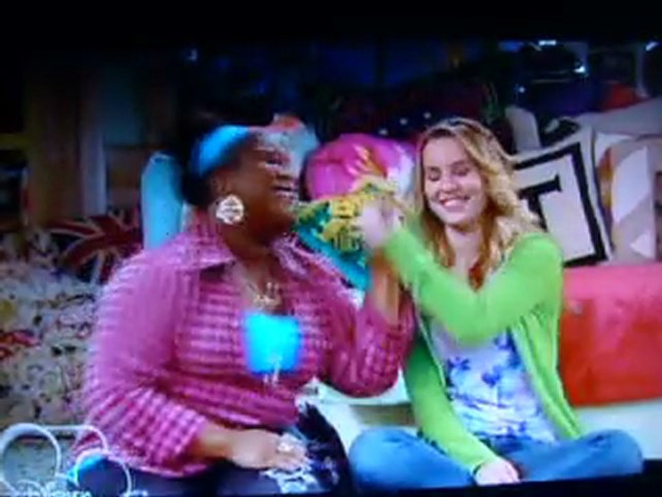 Ден на Момичетата промо по Дисни Ченъл!