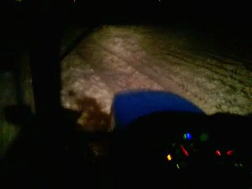 NEW HOLLAND TL100A AYÇİÇEK YERLERİNİ HAZIRLIYOR (YOĞUN KAR YAĞIŞI ALTINDA)...!! 2012