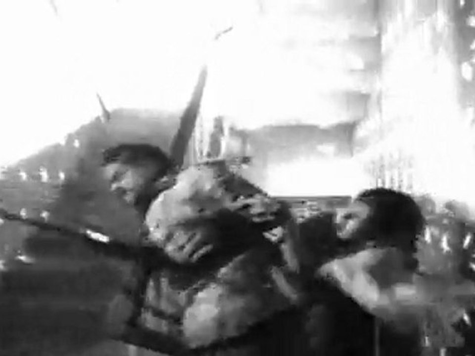 Nene Monagadni - Ntr Escapes From Polices