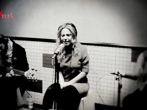 Betül Demir - Yeniden Sev