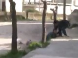 فري برس حمص الحولة لحظة اصابة طفل بطلقة نارية من قبل عصابات الاسد12 3 2012