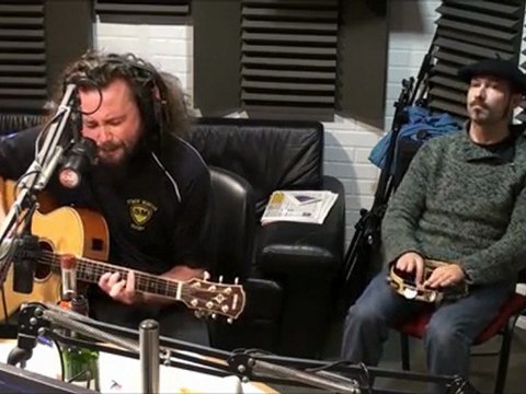 The Inspector Cluzo - Curtis Mayfield Cover - Session Acoustique OÜI FM