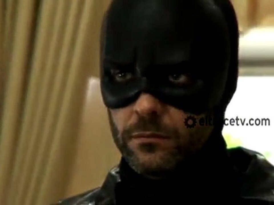 Mariano Martinez es "La Sombra", el sùper hèroe de Los Ùnicos