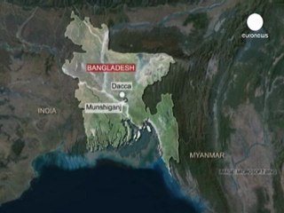 Bangladeş'te gemi kazası: Onlarca yolcu nehir...