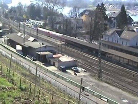 Bahnhof Linz am Rhein und die Überreste der Brücke von Remagen